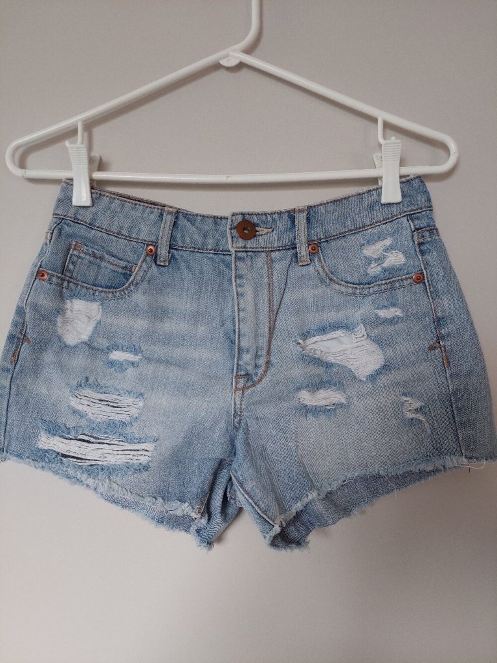 Bethany Mota Women's Size 2 light Wash Denim Shorts High Rise Midi Cotton